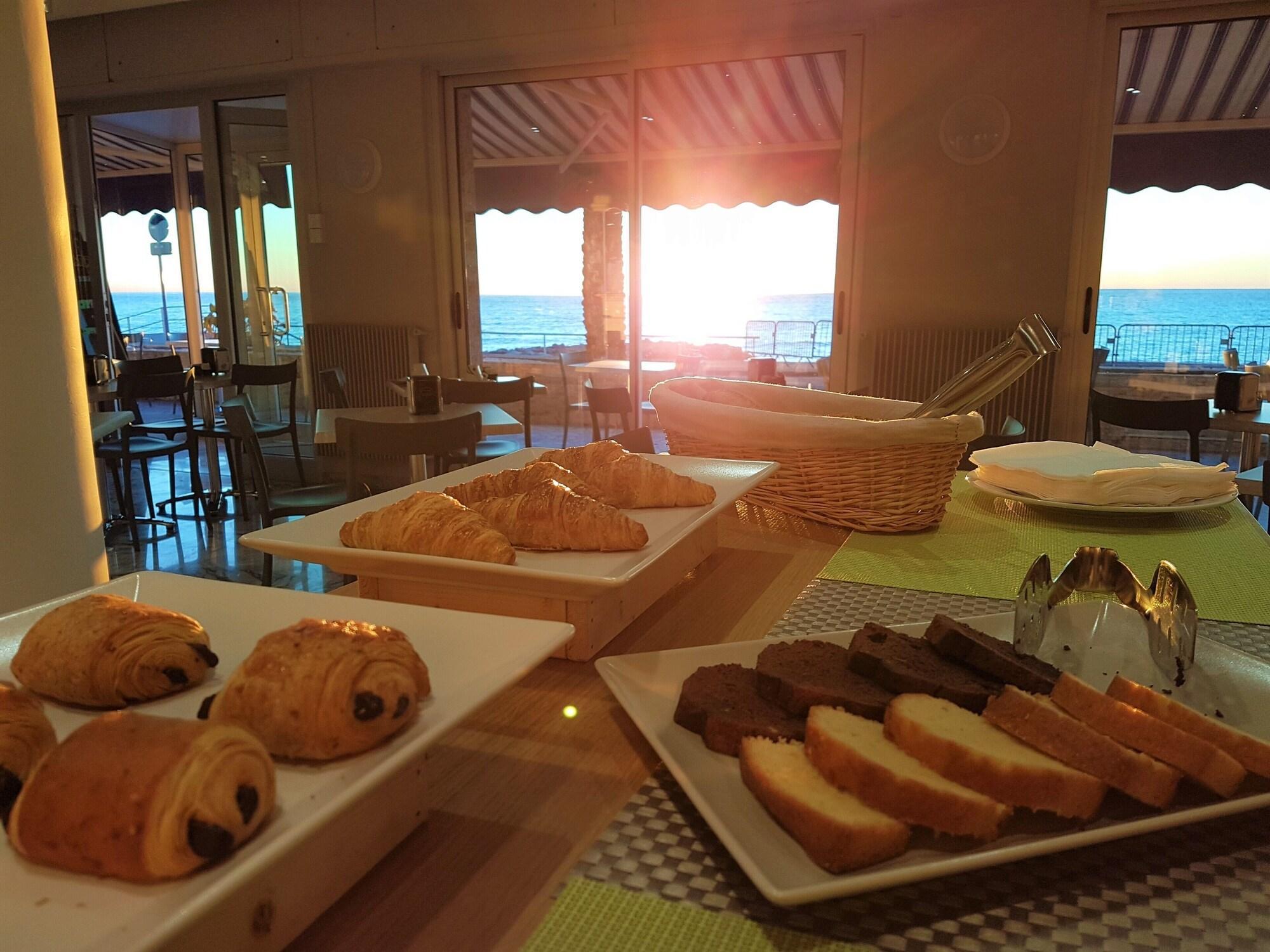 Hotel Le Dauphin Μεντόν Εξωτερικό φωτογραφία